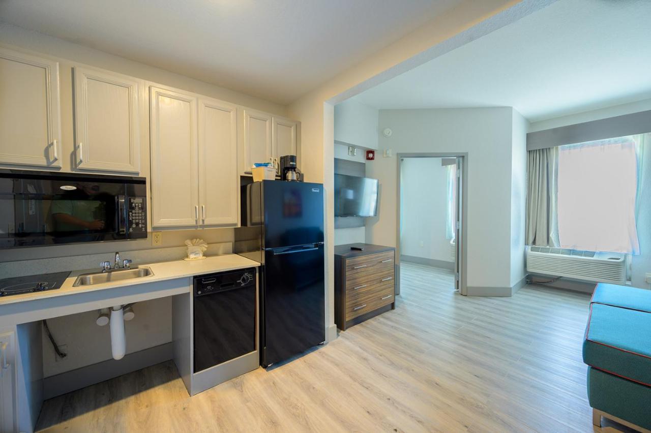 Hawthorn Extended Stay By Wyndham Panama City Beach Upper Grand Lagoon Exterior photo