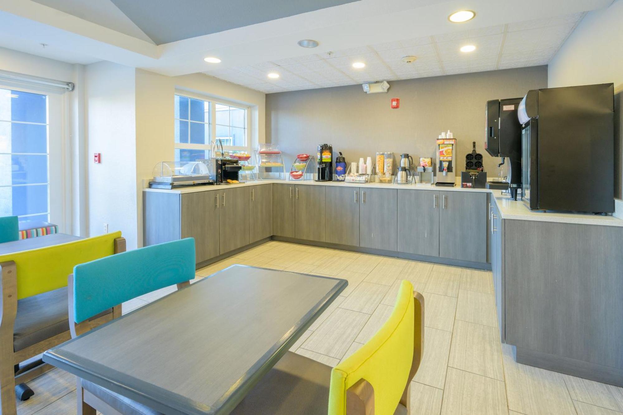 Hawthorn Extended Stay By Wyndham Panama City Beach Upper Grand Lagoon Exterior photo