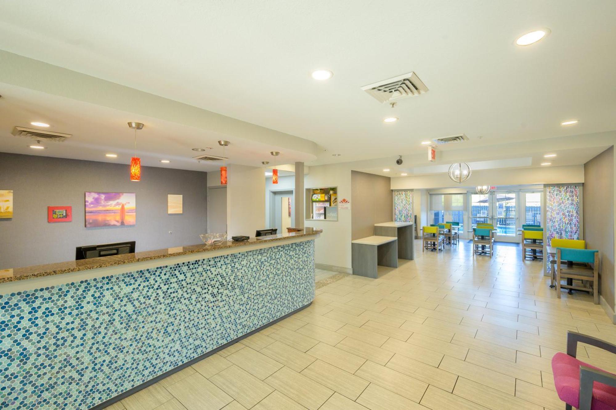 Hawthorn Extended Stay By Wyndham Panama City Beach Upper Grand Lagoon Exterior photo